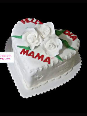 Torta con Forma de Corazón con Rosas Blancas