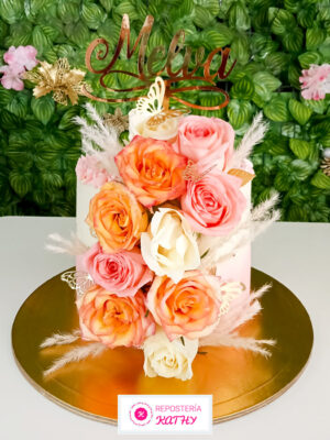 Torta con Rosas Naturales y Mariposas para Mujer