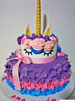 Torta Unicornio con Rosetones